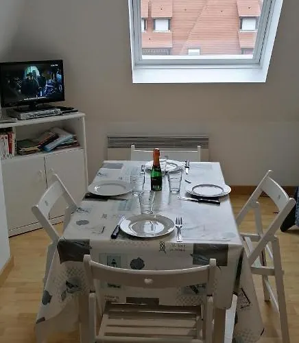 Bel T2 150m Et Tous Commerces Apartmán