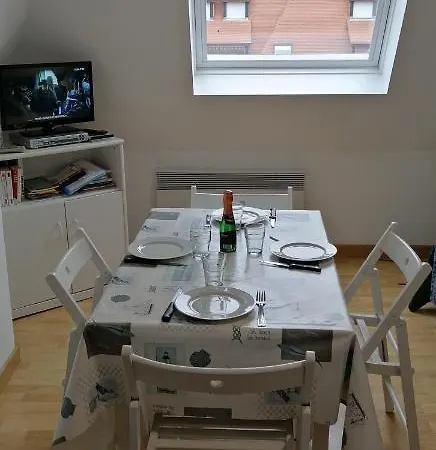 Bel T2 150m Et Tous Commerces Apartment