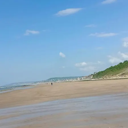 Bel T2 150m Et Tous Commerces Apartament